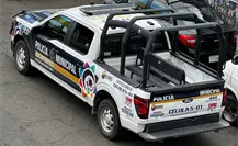 Encuentran a dos personas encajueladas con signos de tortura en calles de Ecatepec