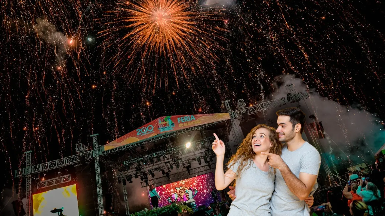 Dos personas y la escenario de la Feria de la Naranja de Montemorelos. Foto: Composición Canva