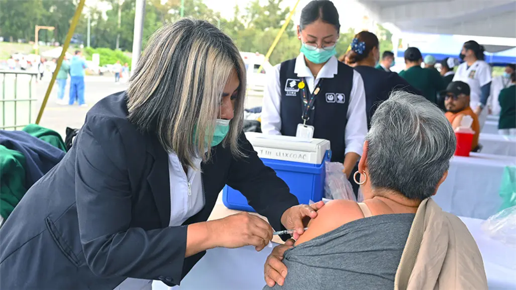 Semana de la vacunación en la UNAM: requisitos para recibir vacuna contra influenza o COVID-19