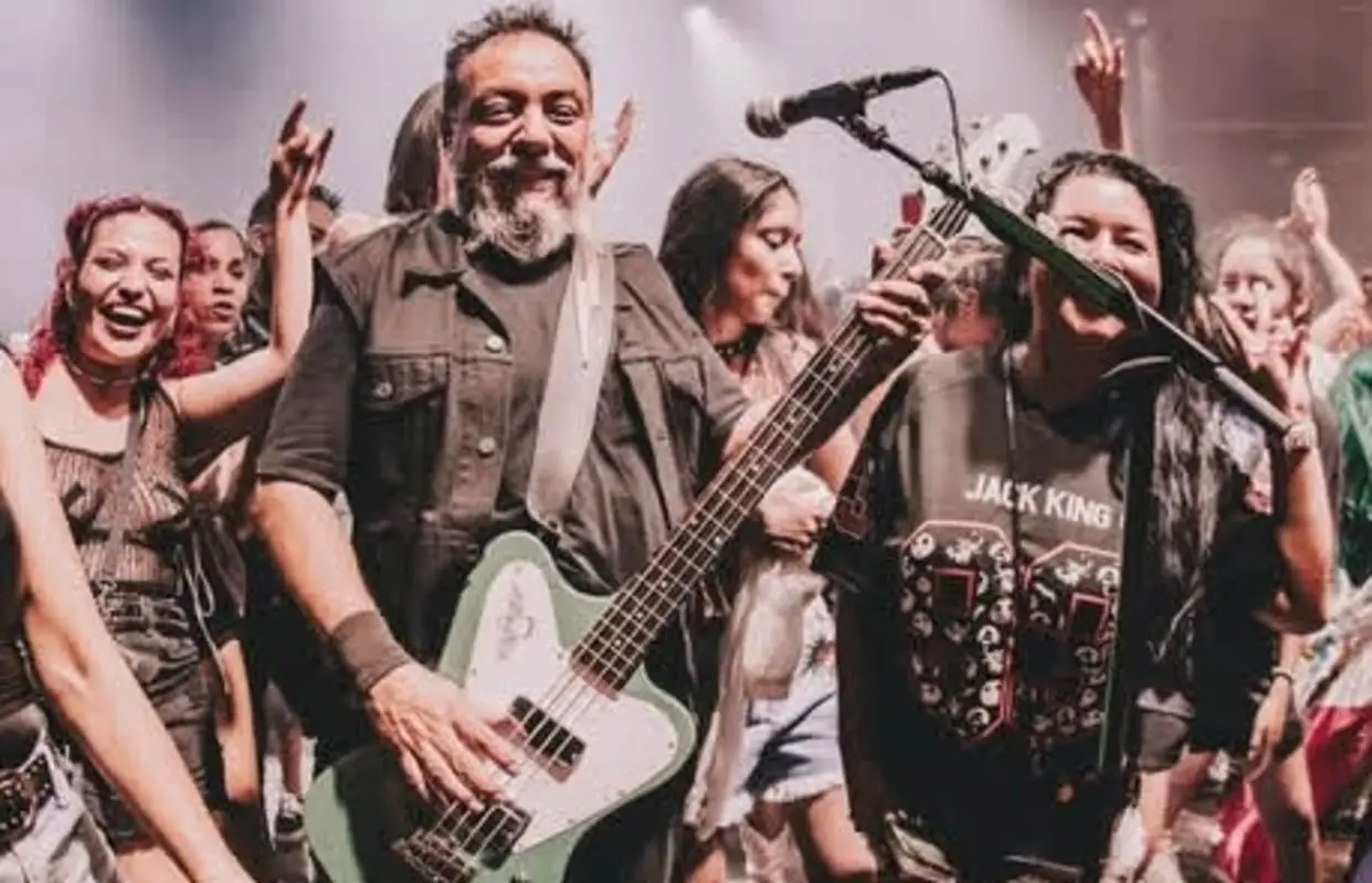 La dura respuesta del hijo de AMLO a Paco Ayala, de Molotov, en X Foto: IG Paco Ayala