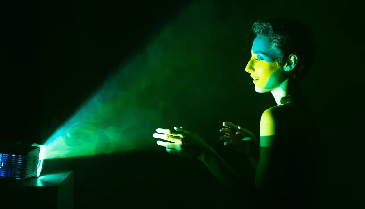 Su valor radica en que funciona como plataforma para el talento local, es un espacio de difusión de la cultura y fomenta la colaboración y la formación de los amantes del teatro. Foto: Freepik