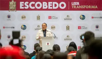 Andrés Mijes inaugura maratón de lectura “Leer Transforma” en Preparatoria 25 de Escobedo
