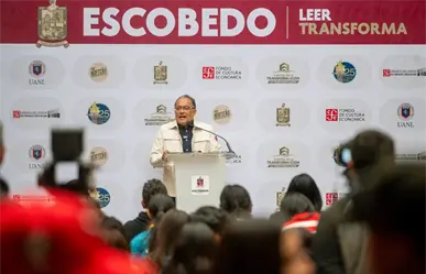 Andrés Mijes inaugura maratón de lectura "Leer Transforma" en Preparatoria 25 de Escobedo