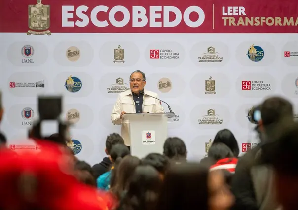 Andrés Mijes inaugura maratón de lectura "Leer Transforma" en Preparatoria 25 de Escobedo