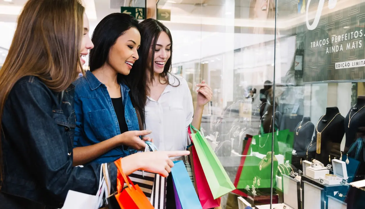 El Buen Fin se ha vuelto una de las temporadas favoritas de los tamaulipecos para comprar con promociones y/o descuentos. Foto: Freepik