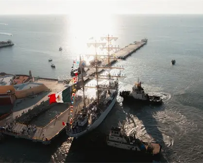 Buque Escuela Cuauhtémoc: reencuentro de familias en el arribo a Progreso