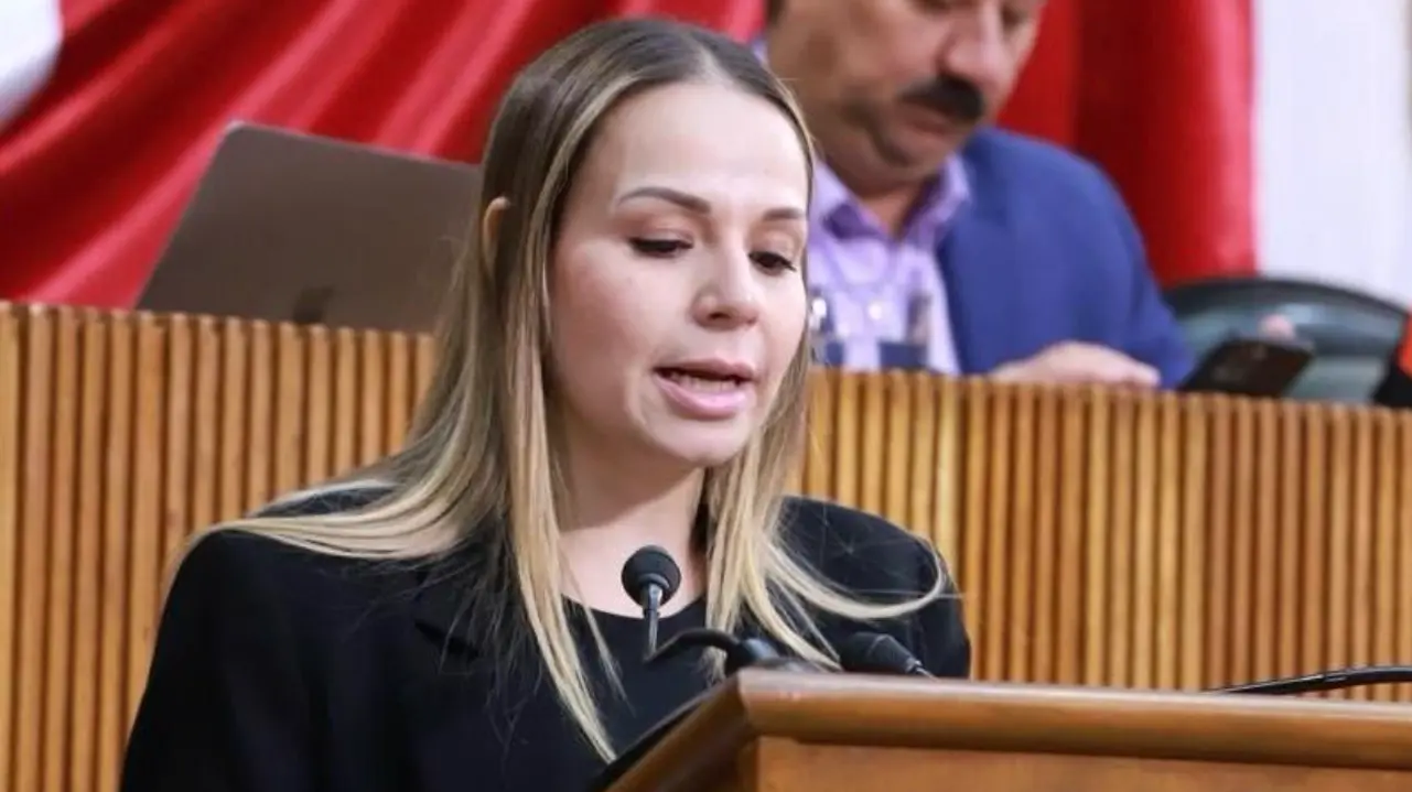 Propone Aile Tamez regular uso de bicicletas y patinetas eléctricas en Nuevo León. Foto: Aile Tamez.