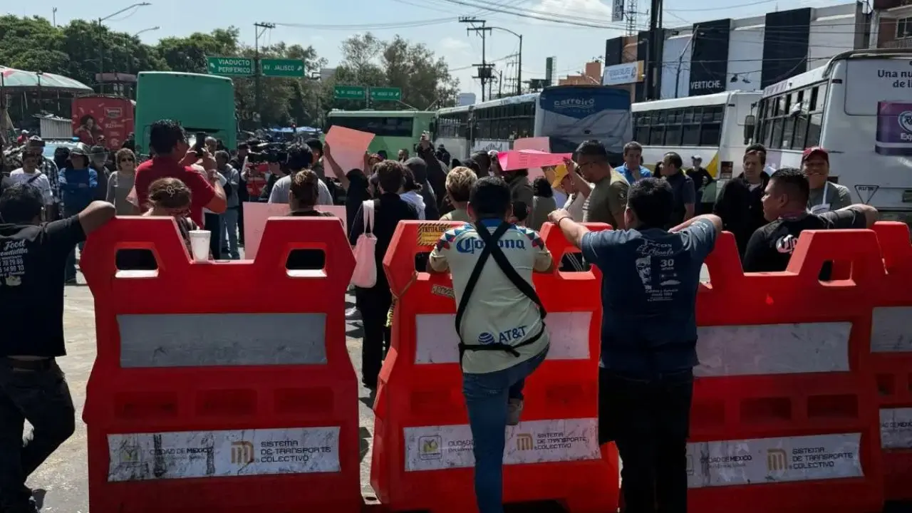 Bloqueo vial por marchas en CDMX. Foto: Ramón Ramírez