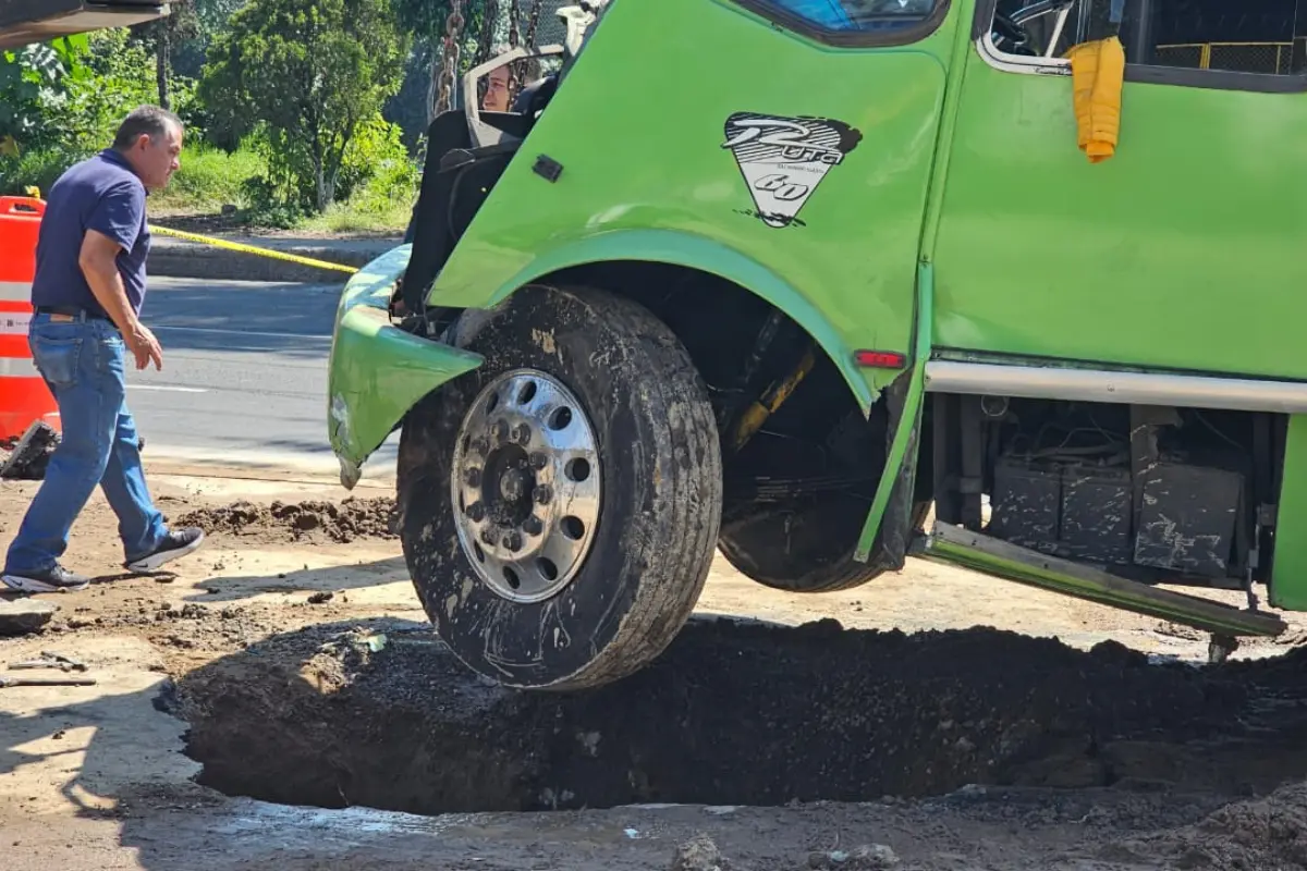 Socavón en Coyoacán | Foto: Luis Antonio Alfaro