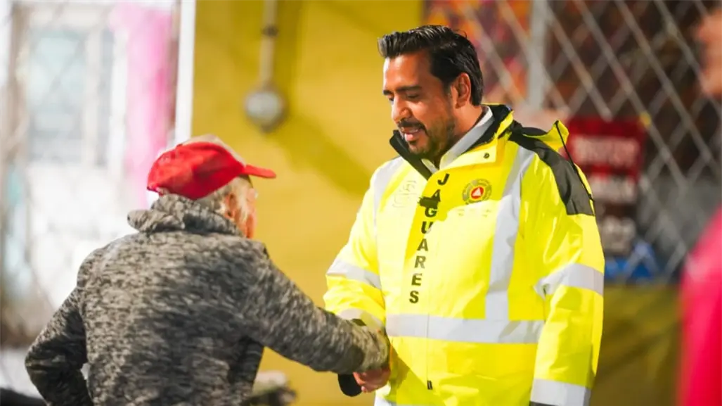 Frente frío 13: Gobierno de Santa Catarina entrega cobertores y bebidas calientes a vecinos