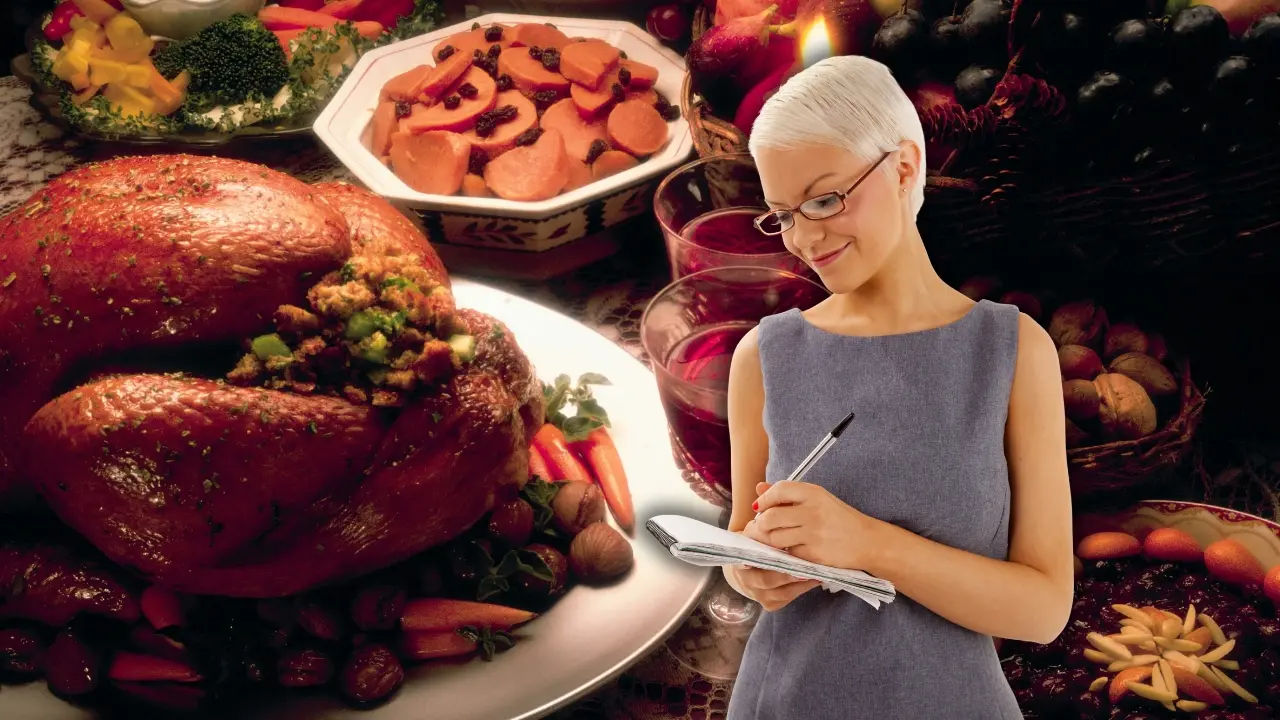 Platos con comida de Día de Acción de Gracias y una mujer. Foto: Canva