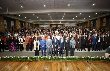 Samuel García garantiza el pago del aguinaldo y prestaciones al magisterio de Nuevo León