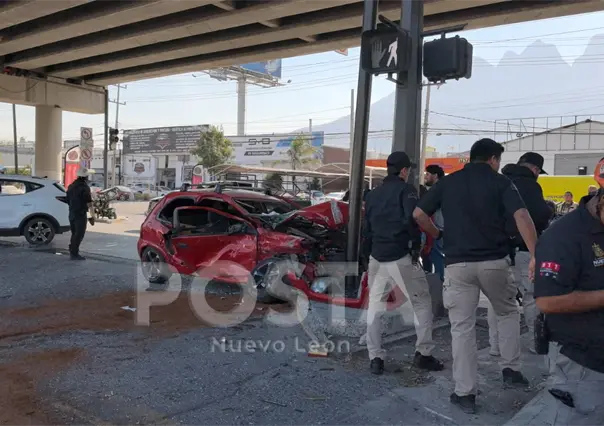 Muere automovilista tras choque con agentes ministeriales en Monterrey