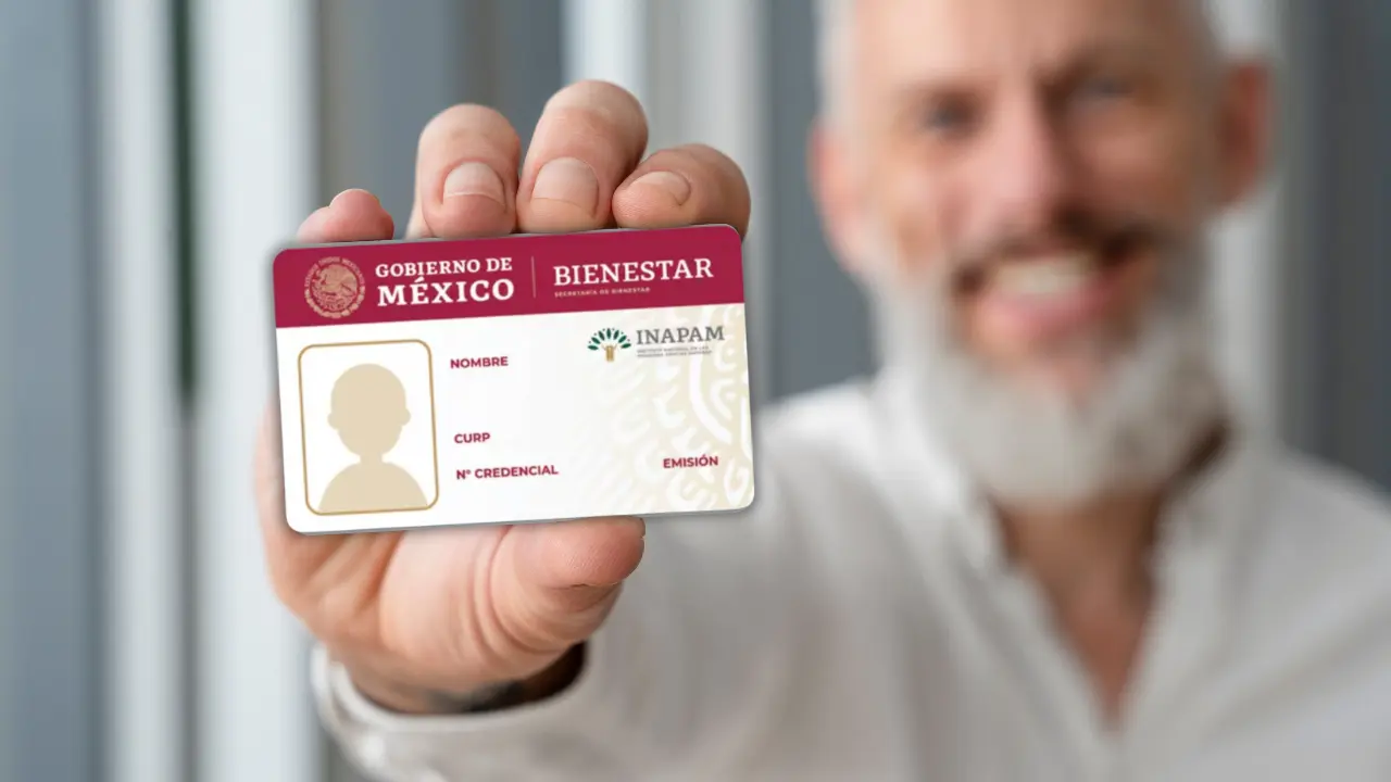 Además de ser una vía para recibir pagos o pensiones, la tarjeta INAPAM otorga descuentos y beneficios en todo el país/Foto: Canva