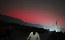 Auroras boreales en García, Nuevo León, dan un espectáculo natural inesperado