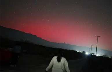 Auroras boreales en García, Nuevo León, dan un espectáculo natural inesperado