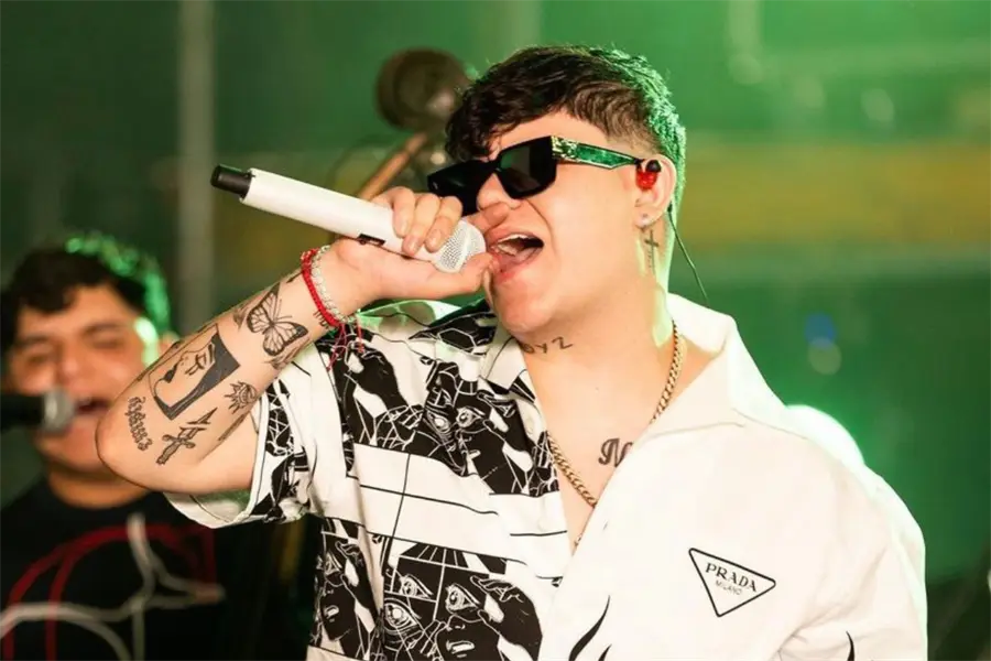 Junior H es investigado por la Fiscalía de Jalisco por cantar narcocorridos en Fiestas de Octubre