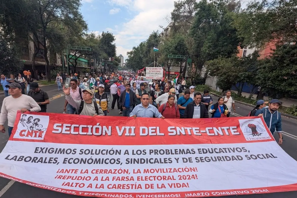Marcha de la CNTE en CDMX. Foto: Facebook (Coordinadora Nacional de Trabajadores de la Educación)