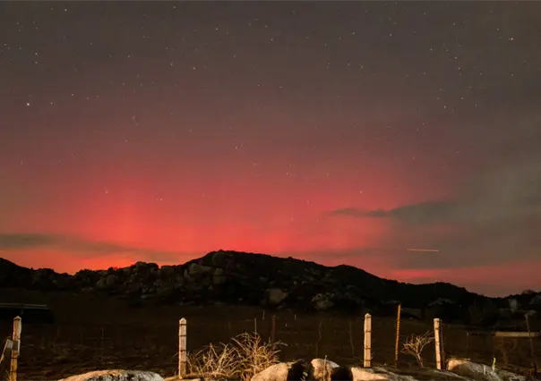 Galería | Sorprende aurora boreal en Baja California: el fenómeno iluminó el cielo del norte de México