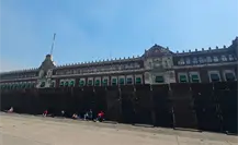FOTOS | CDMX prepara el Zócalo para protestas: Palacio Nacional cercado con vallas de más de 4 metros FOTOS | CDMX prepara el Zócalo para protestas: Palacio Nacional cercado con vallas de más de 4 metros