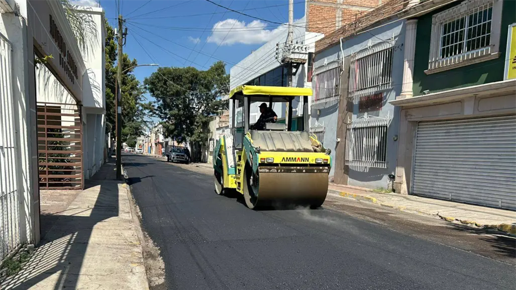 Continúa el tratamiento de calles en Durango pese al frío; vialidades requieren recarpeteo