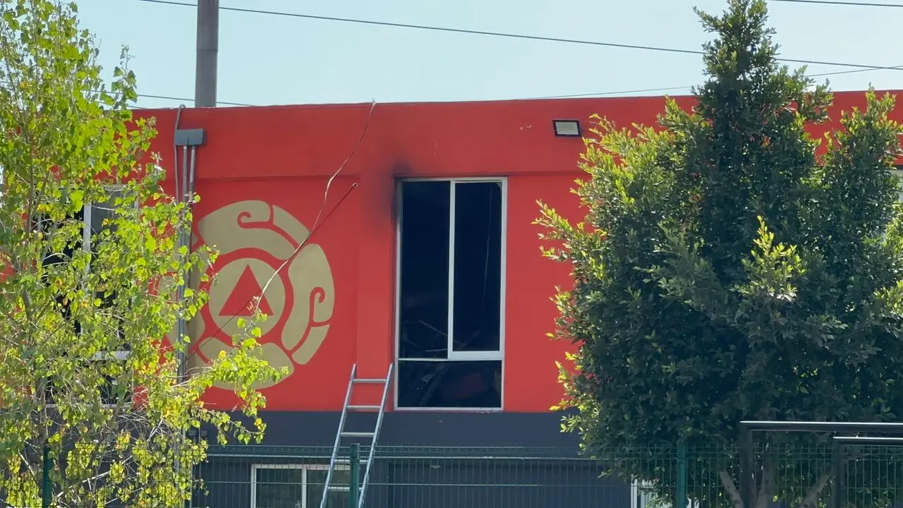 Se incendia estación de bomberos en Nezahualcóyotl; investigan si pirotecnia causó el fuego. Foto: POSTA