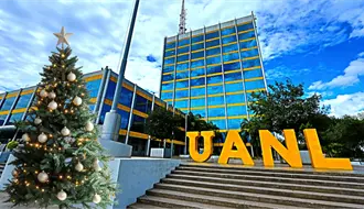 Invita UANL al tradicional encendido del pino navideño