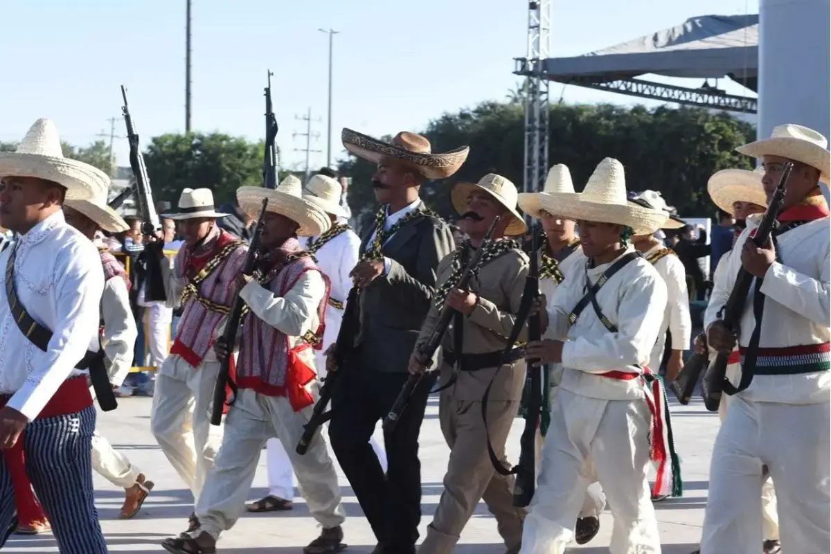 Desfilan revolucionarios en Torreón durante edición 2024 del desfile de Revolución Mexicana/ Foto: Gobierno de Torreón
