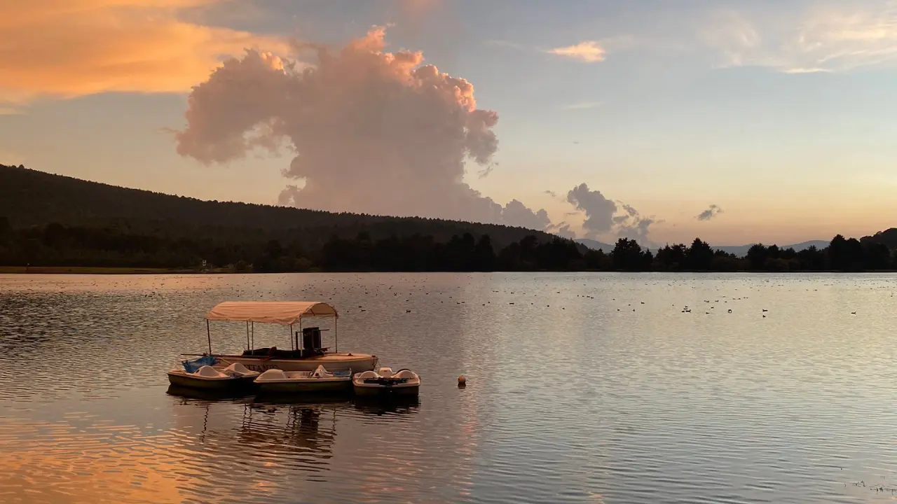 Valle de Bravo, Malinalco y El Oro, tres pueblos mágicos del Edomex que puedes visitar este diciembre. Foto: