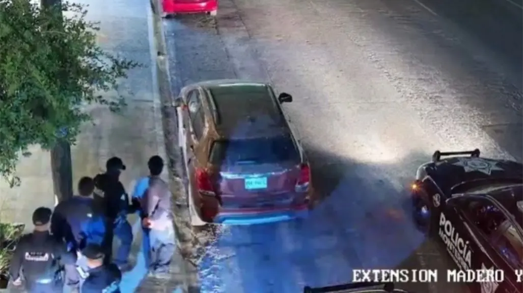 VIDEO | Botón de alerta ayuda a la Policía de Monterrey a detener a dos jóvenes por robo
