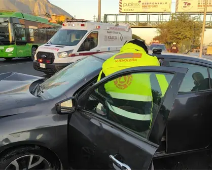 Choque en avenida Eloy Cavazos deja 3 lesionados y caos vial en Guadalupe