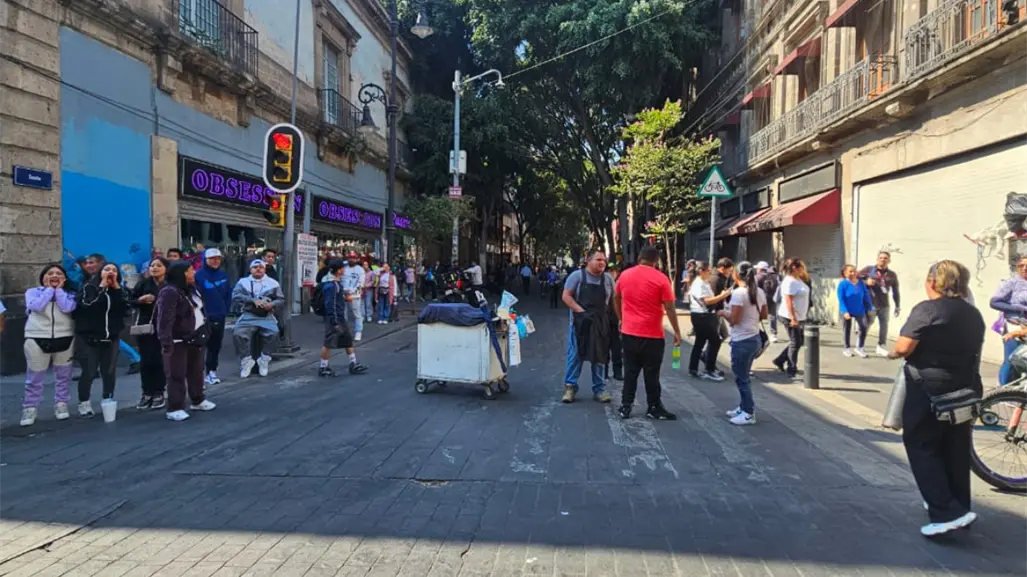 Comerciantes informales protestan en el Centro Histórico; exigen espacios de venta