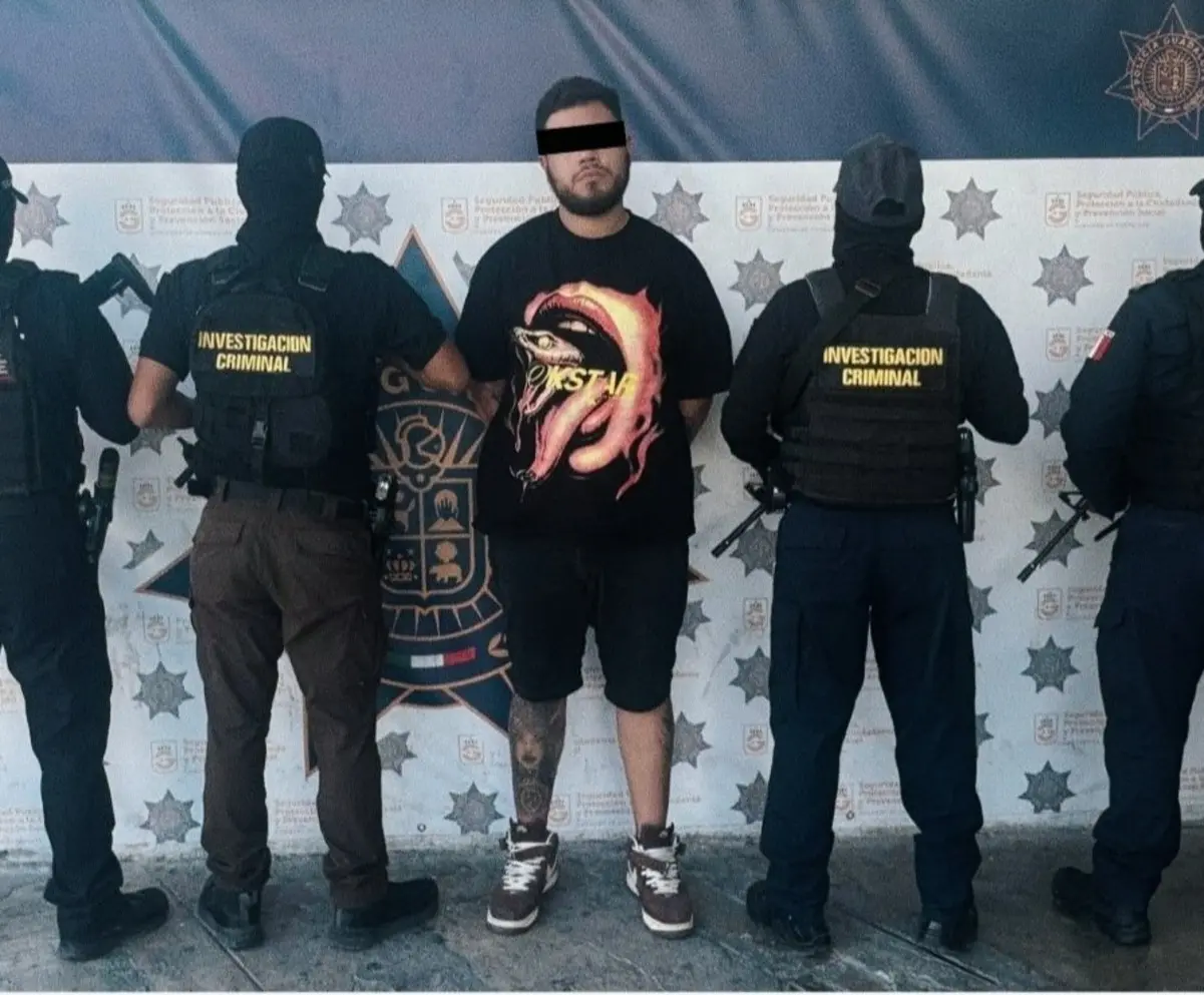 Elementos de la Unidad de Investigación Criminal del municipio de Guadalupe, Nuevo León, lograron la captura de un hombre identificado por su alias como “Winnie Pooh”. Foto: Policía de Guadalupe.