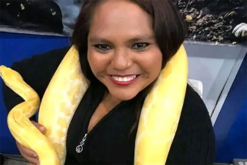 Mia Fresi es enfática al señalar que la culpa del maltrato y del abandono nunca es del animal, sino del humano Foto tomada de Facebook de Mia Fresy