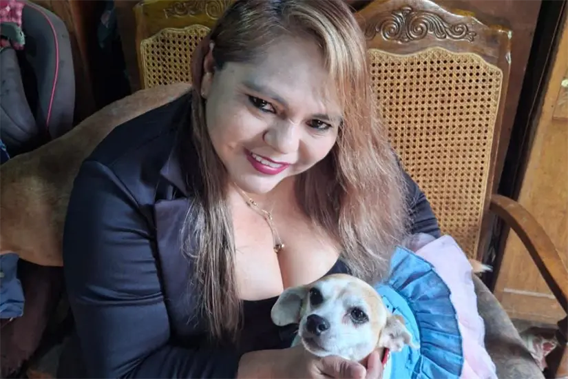 Mia Fresi es enfática al señalar que la culpa del maltrato y del abandono nunca es del animal, sino del humano, Foto tomada de Facebook de Mia Fresy