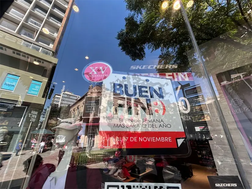 El Buen Fin 2025 en Monterrey comenzó con gran afluencia y descuentos atractivos que prometen aprovechar los compradores. Foto: Rosy Sandoval