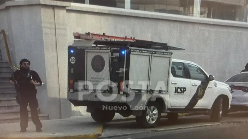 Un accidente en Santa Catarina dejó a un motociclista con heridas críticas después de chocar contra una pipa en la avenida principal. Foto: Raymundo Elizalde