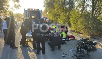 Motociclista grave tras chocar contra pipa en Santa Catarina