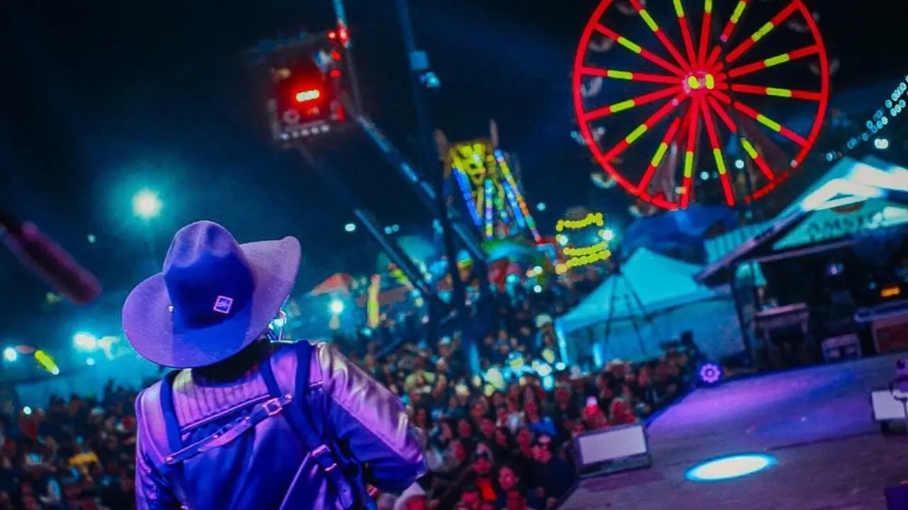 Un música en la Feria de la Naranja de Montemorelos. Foto: Gobierno de Montemorelos