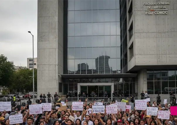 Alertan por amenazas del crimen organizado; protestan frente a la Fiscalía de CDMX