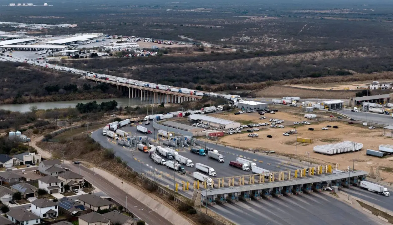 El objetivo es claro: blindar el comercio de hidrocarburos y evitar cualquier irregularidad en un sector históricamente vulnerable. Foto: Aduanas de México