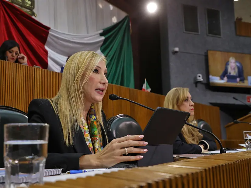 En la imagen la secretaria de Salud de Nuevo León, Alma Rosa Marroquín, destaca los avances en la dependencia a su cargo. Foto: Congreso de Nuevo León