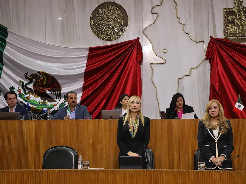 En la imagen la secretaría de Salud de Nuevo León, Alma Rosa Marroquín, y Graciela Guadalupe Buchanan Ortega, secretaria de las Mujeres de Nuevo León. Foto: Congreso de Nuevo León