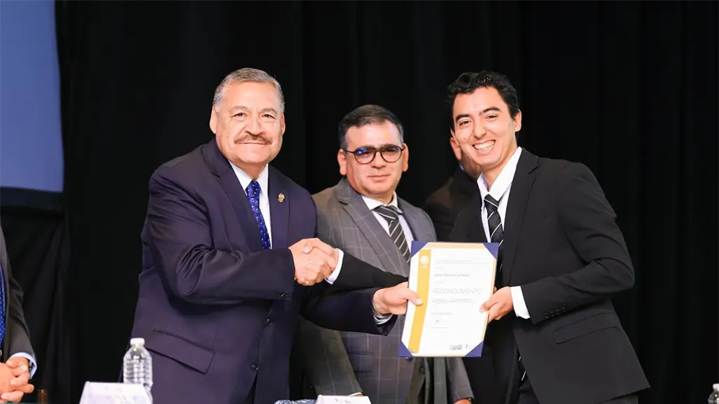 UANL premia la excelencia en servicio social y voluntariado universitario 2025