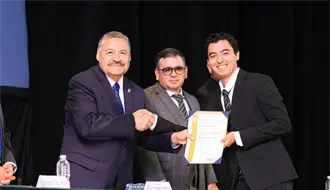 UANL premia la excelencia en servicio social y voluntariado universitario 2025