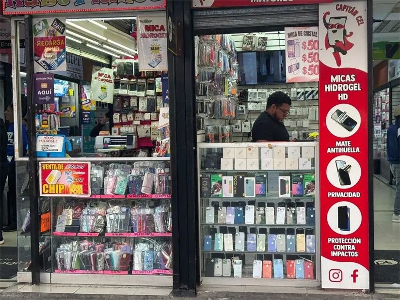 Persona en local comercial. Foto: POSTA.