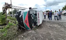 Accidente automovilístico en carretera federal de Villahermosa, Tabasco, deja 9 lesionados | VIDEO Accidente automovilístico en carretera federal de Villahermosa, Tabasco, deja 9 lesionados | VIDEO