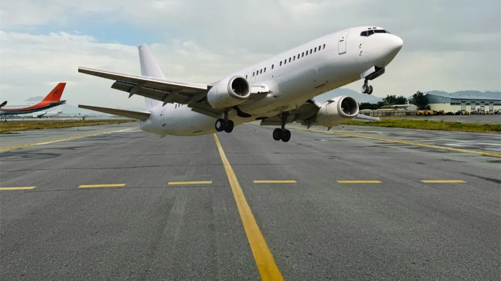 Pasajero convulsiona en avión antes del despegue en el Aeropuerto de Monterrey