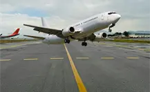 Pasajero convulsiona en avión antes del despegue en el Aeropuerto de Monterrey Pasajero convulsiona en avión antes del despegue en el Aeropuerto de Monterrey