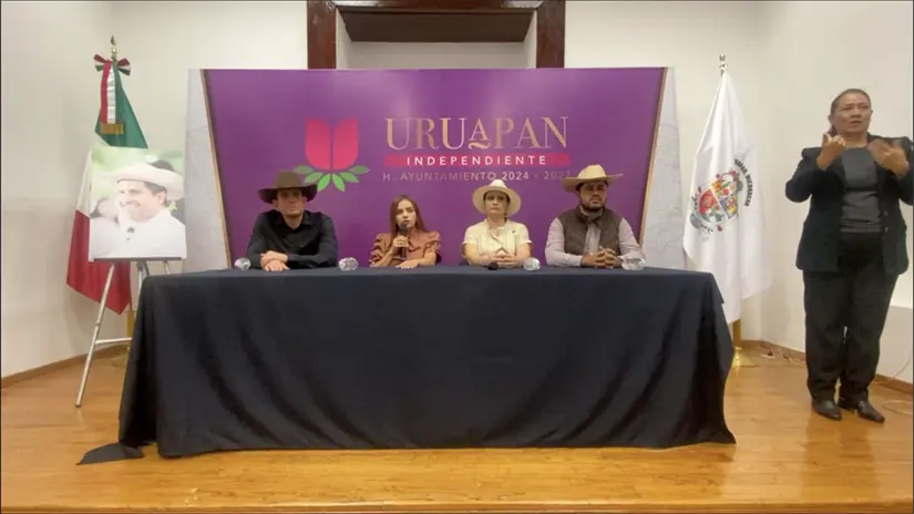 Grecia Quiroz García en conferencia. Captura de pantalla: Facebook (Carlos Manzo)